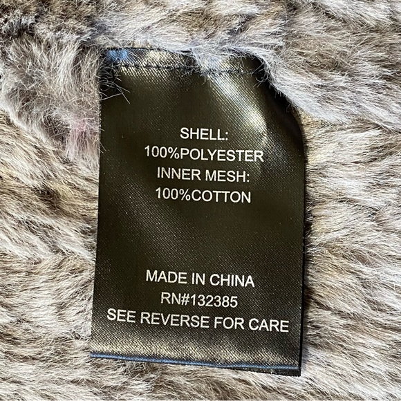 Stella + Lorenzo Love Token Faux Fur Vest size S - Picture 11 of 13